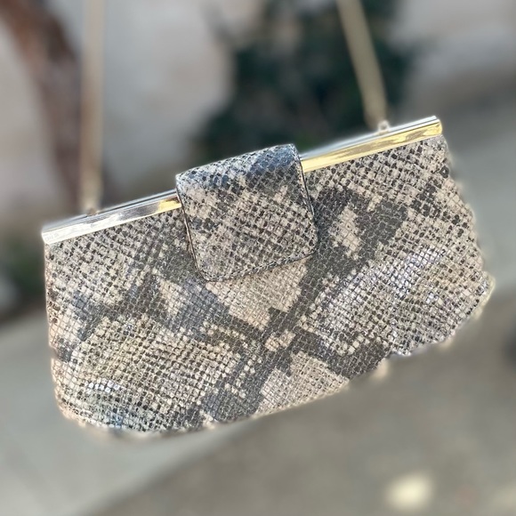 NW Banana Republic Leather Snake print Clutch 9x5 - Picture 4 of 9